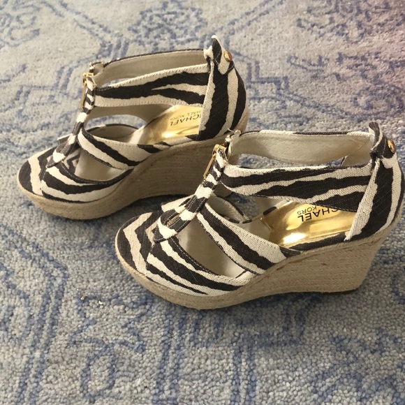 Michael Kors animal print wedge - Picture 3 of 4